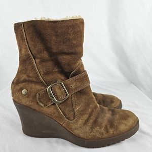 UGG Wedge Boots Womens Brown Gisella Buckle Suede Sheepskin Back Zip 5593 SZ 7